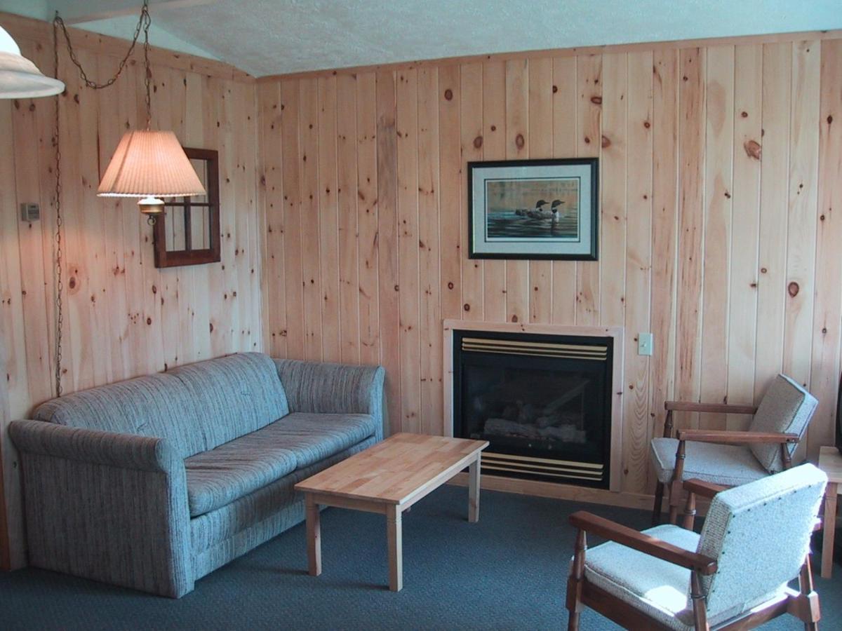 Colonial Bay Motel And Cottages Huntsville Buitenkant foto