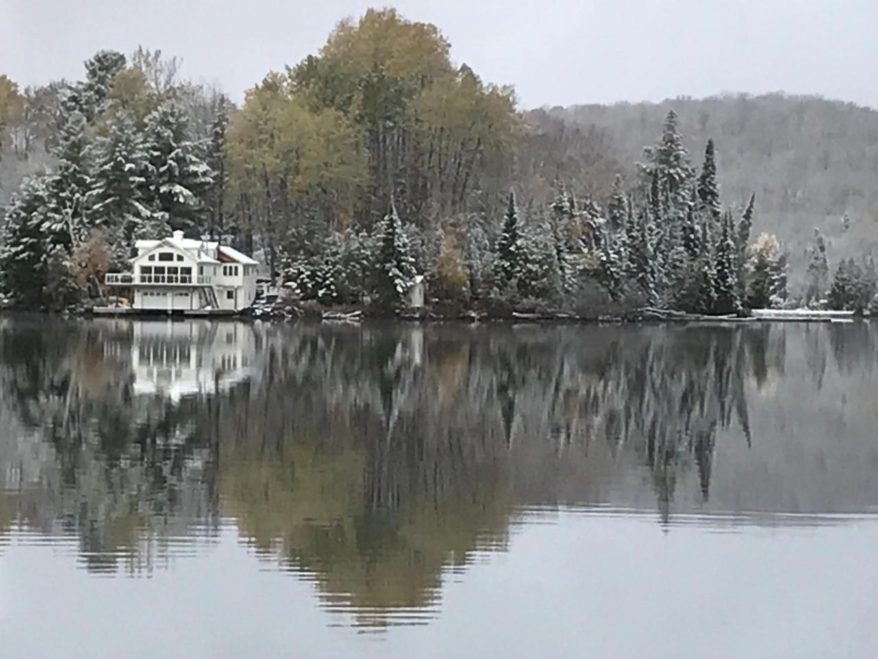 Colonial Bay Motel And Cottages Huntsville Buitenkant foto